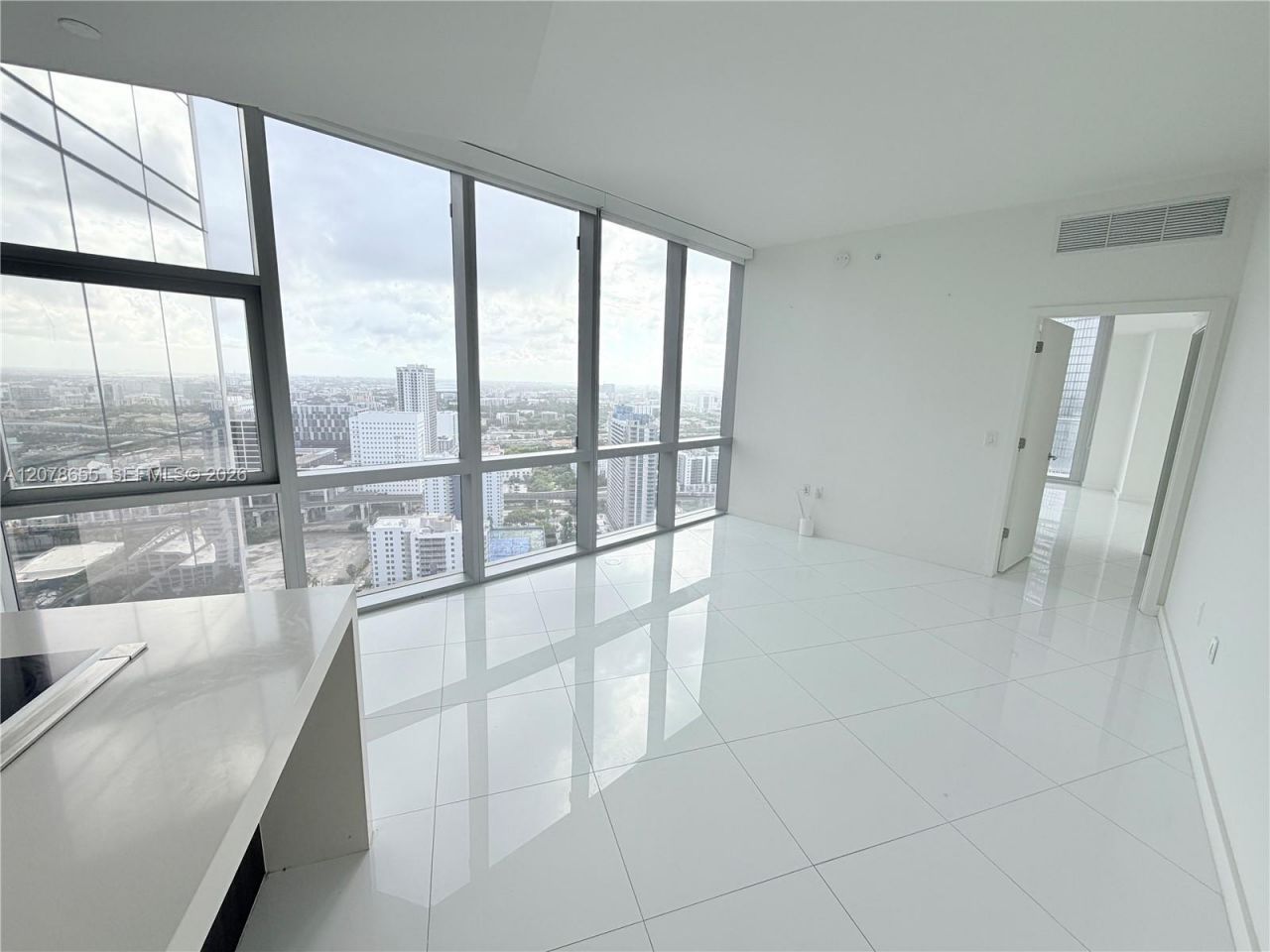 851 NE 1st Ave, Unit 3202, Miami, FL 33132 Photo