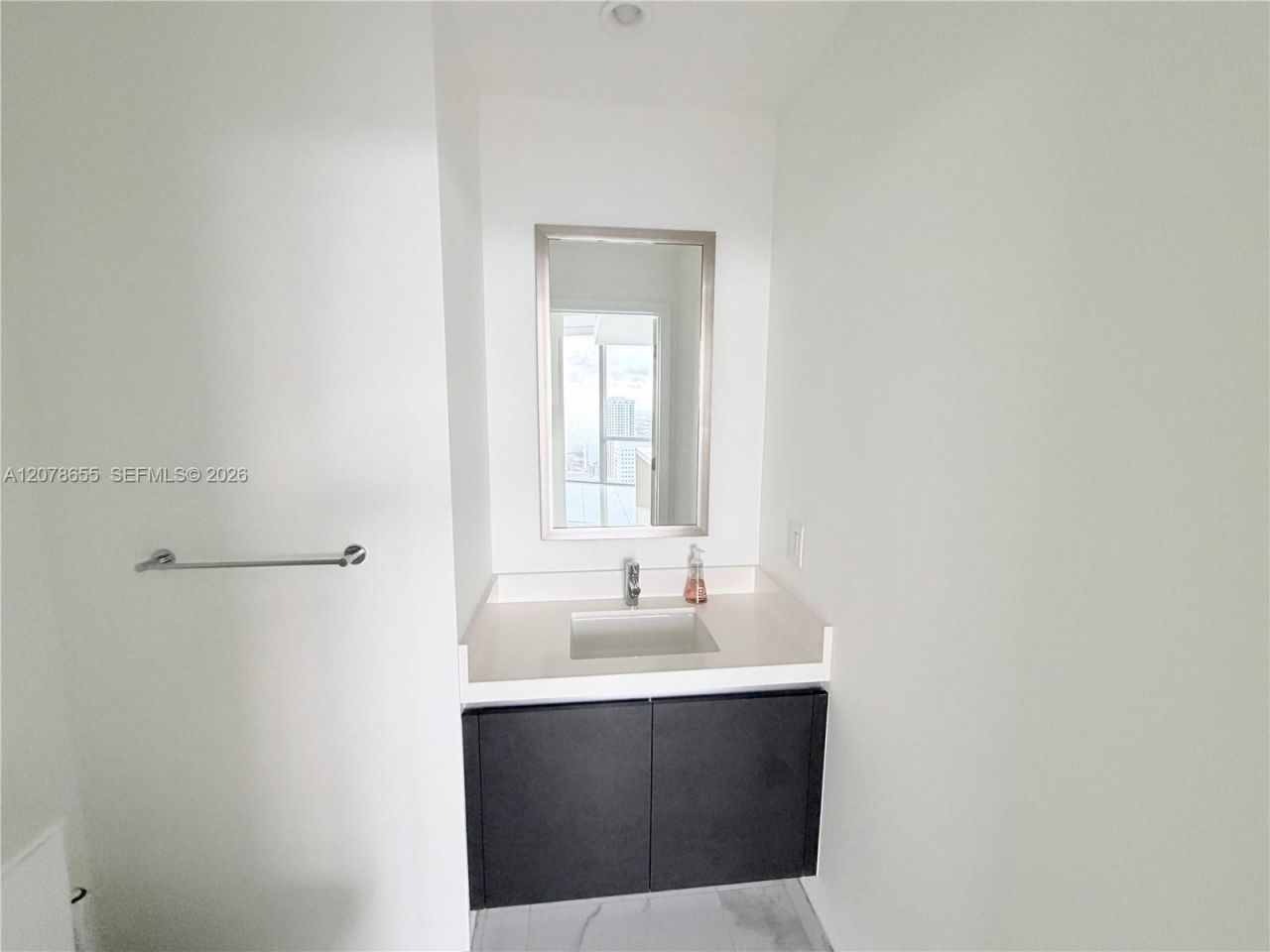 851 NE 1st Ave, Unit 3202, Miami, FL 33132 Photo