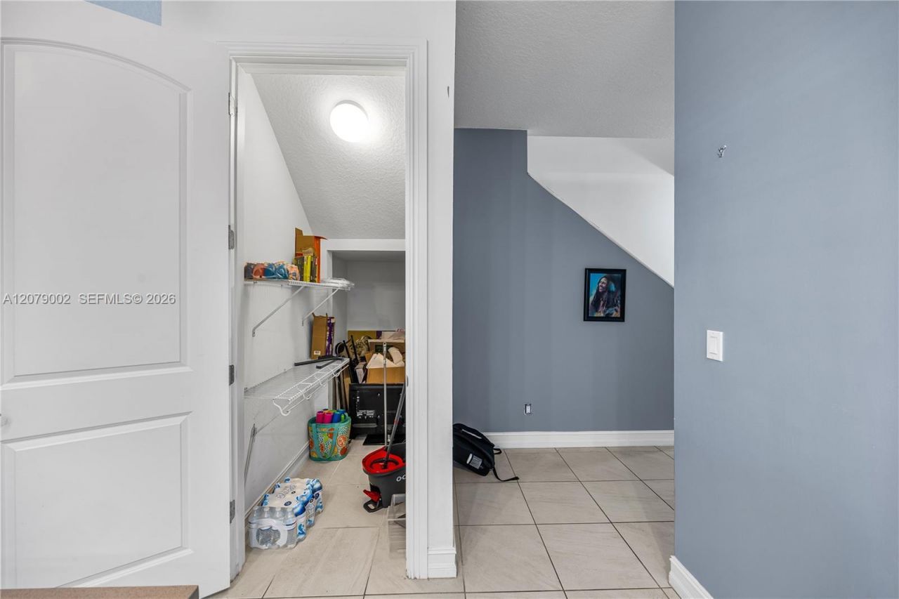 83 Palm Ln , Royal Palm Beach, FL 33411 Photo