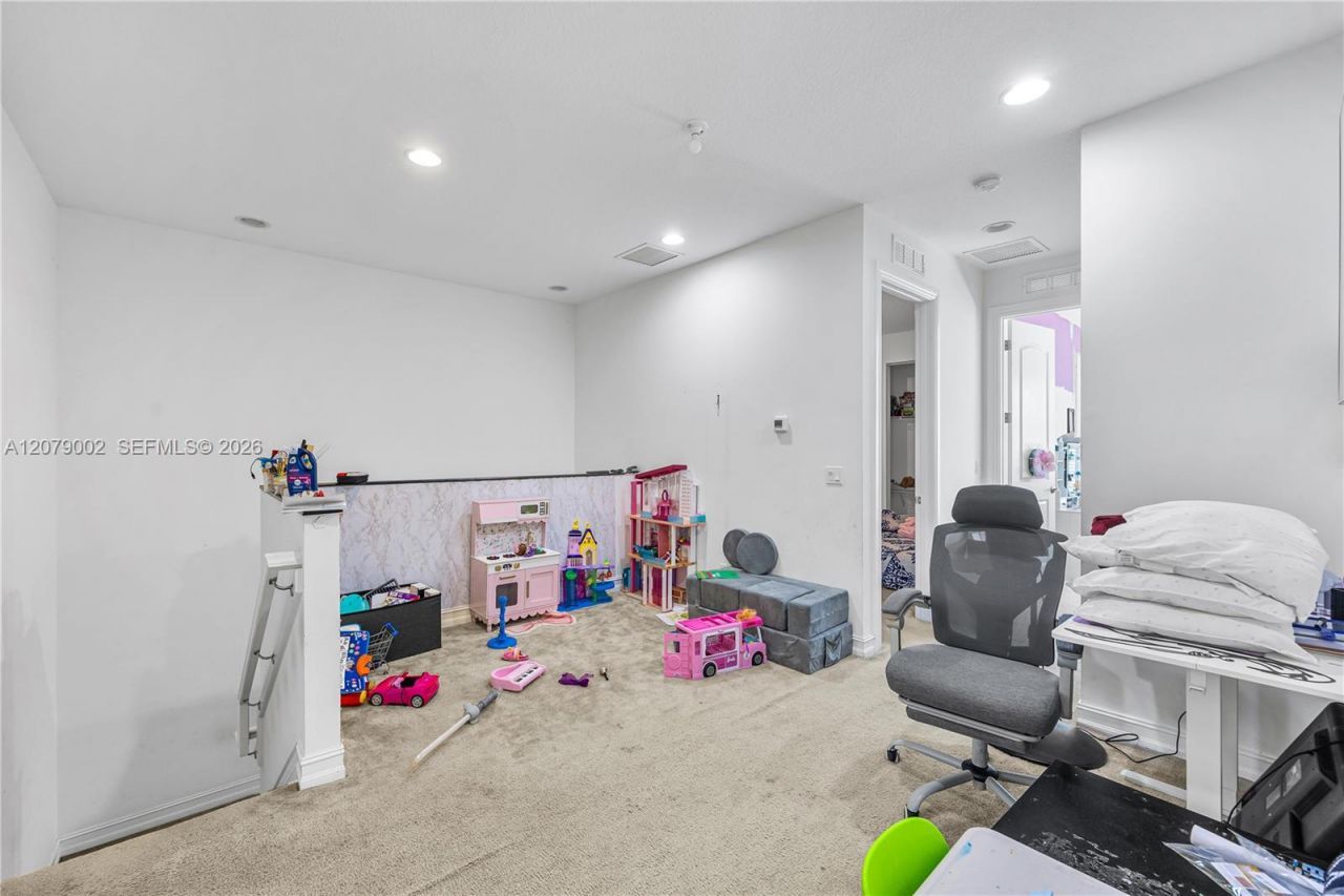 83 Palm Ln , Royal Palm Beach, FL 33411 Photo