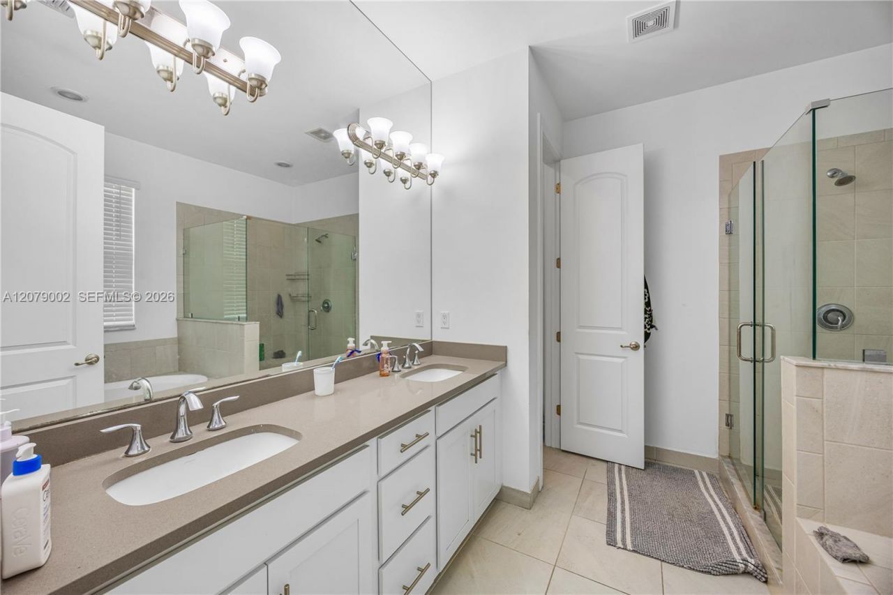 83 Palm Ln , Royal Palm Beach, FL 33411 Photo