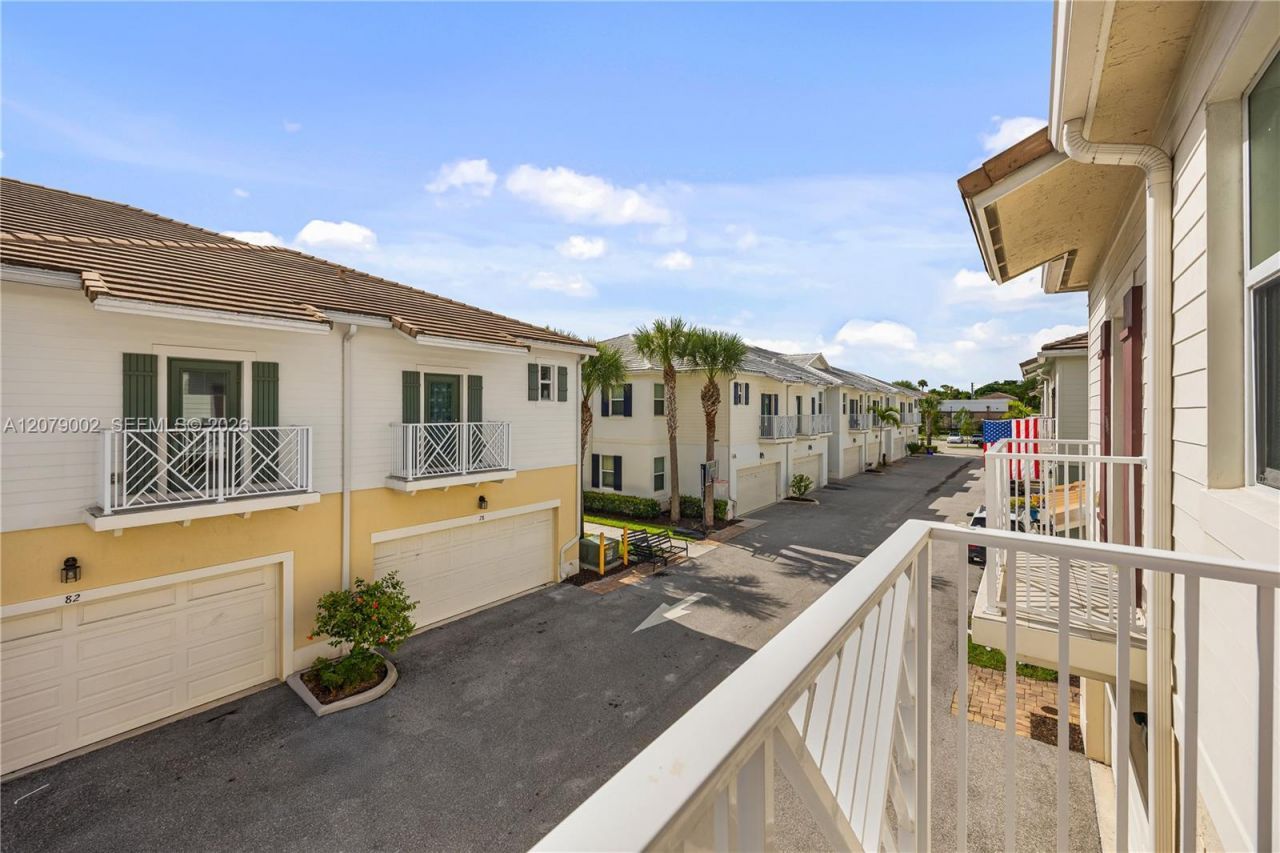 83 Palm Ln , Royal Palm Beach, FL 33411 Photo