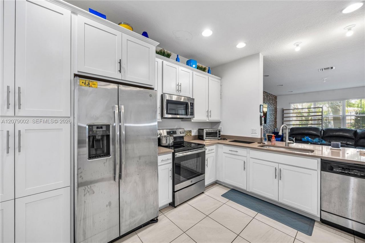 83 Palm Ln , Royal Palm Beach, FL 33411 Photo