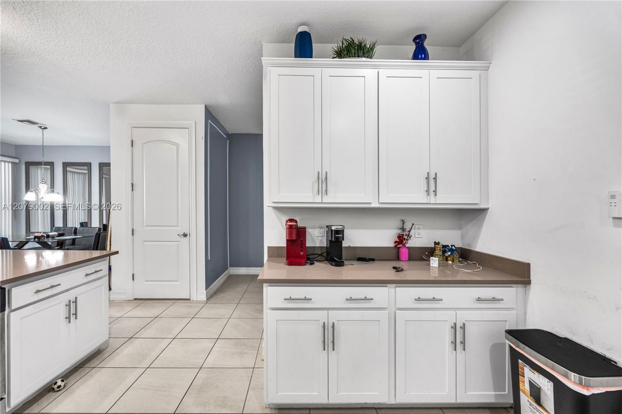 83 Palm Ln , Royal Palm Beach, FL 33411 Photo