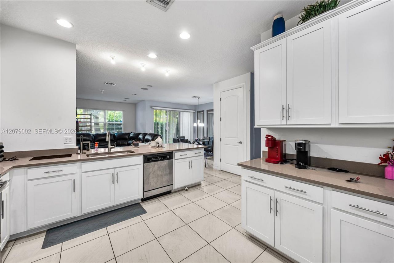 83 Palm Ln , Royal Palm Beach, FL 33411 Photo