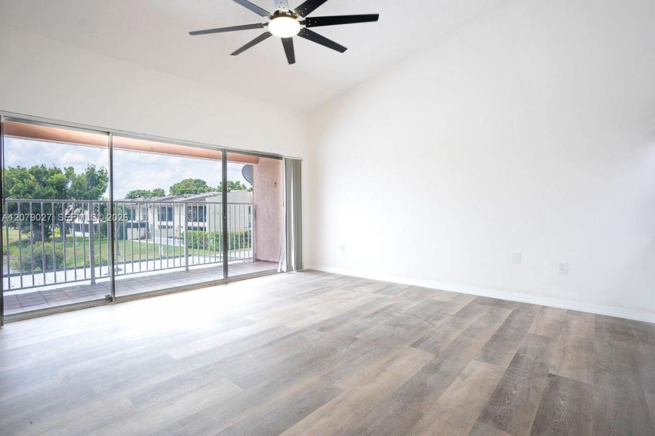 14295 Kendale Lakes Cir , Miami, FL 33183 Photo