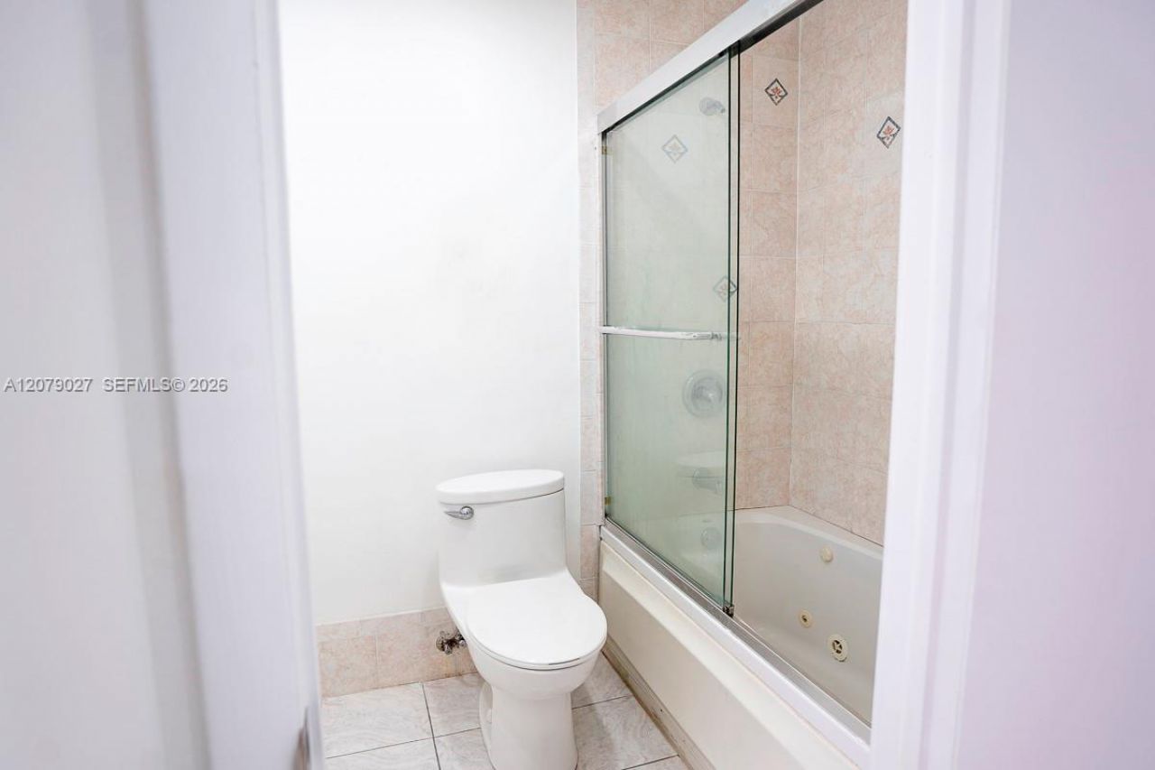 14295 Kendale Lakes Cir , Miami, FL 33183 Photo