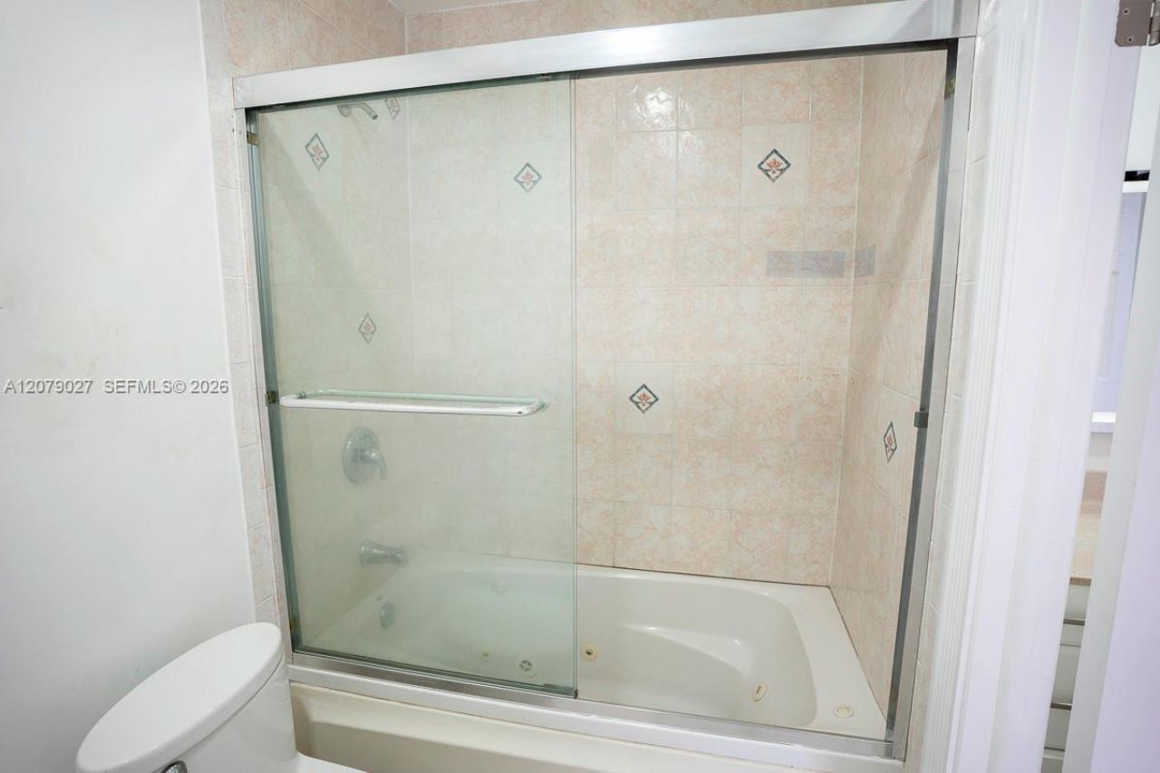 14295 Kendale Lakes Cir , Miami, FL 33183 Photo