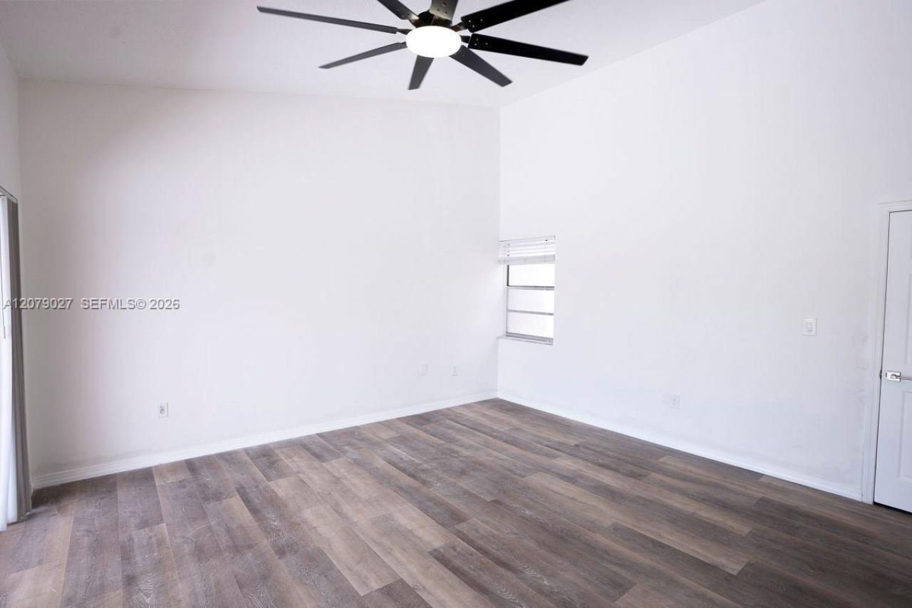 14295 Kendale Lakes Cir , Miami, FL 33183 Photo
