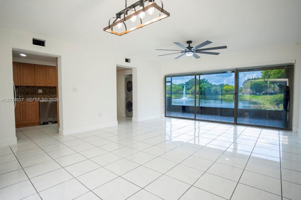 14295 Kendale Lakes Cir , Miami, FL 33183 Photo