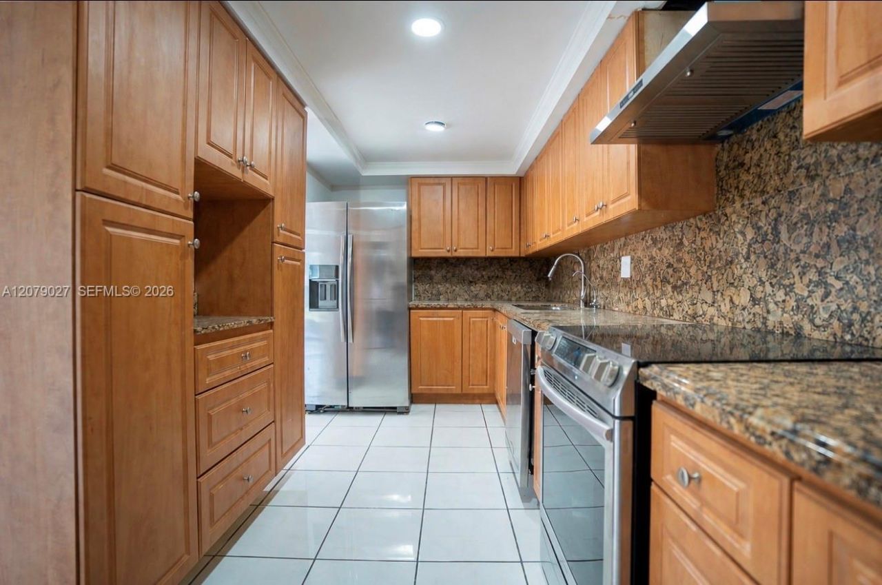 14295 Kendale Lakes Cir , Miami, FL 33183 Photo