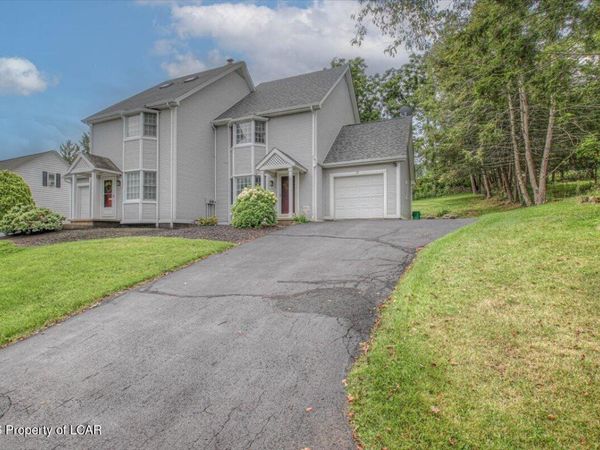 27 Susquehanna Avenue, Dallas, PA 18612