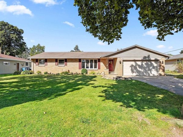 1192 ALICE DRIVE, Green Bay, WI 54304