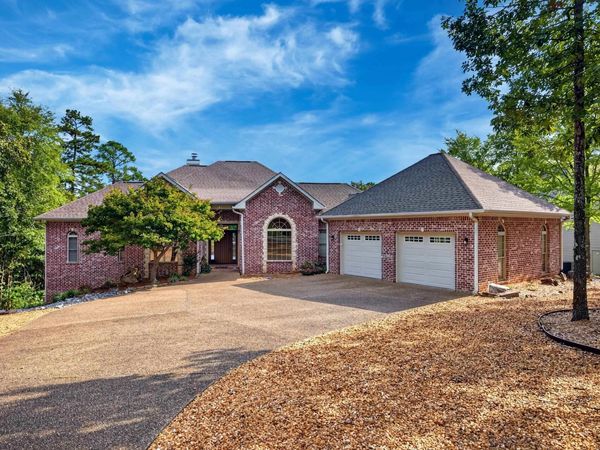 115 Pizarro Drive, Hot Springs Village, AR 71909