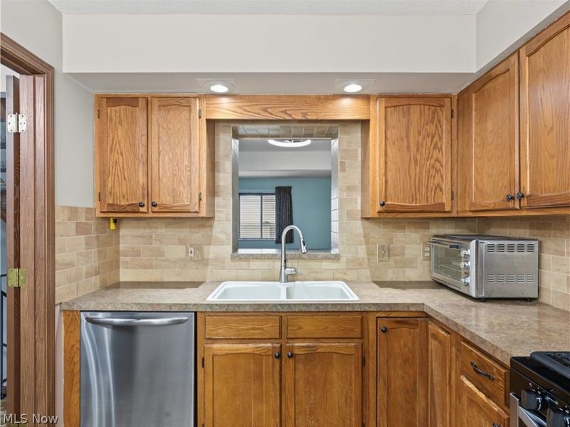 2254 Pine Top Court, Coventry, OH 44319 Photo 11