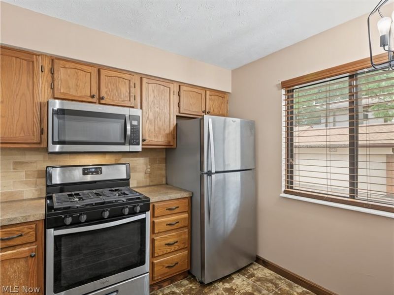 2254 Pine Top Court, Coventry, OH 44319 Photo 12