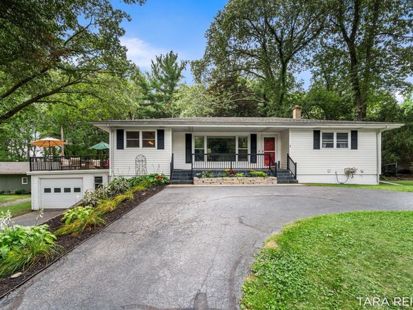 2750 Wildwood Lane, Stevensville, MI 49127