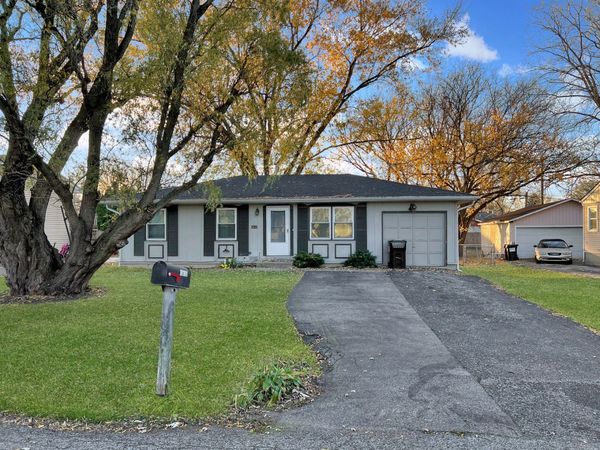 1815 Beach Road , McHenry, IL 60050