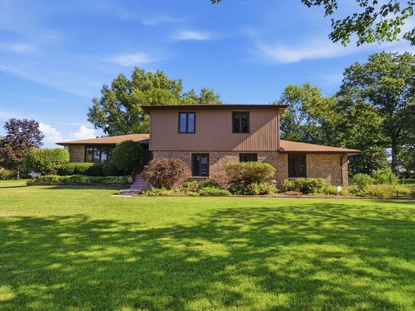 900 Saint Andrews Way , Frankfort, IL 60423