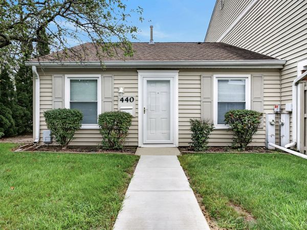 440 Lear Court , Schaumburg, IL 60194