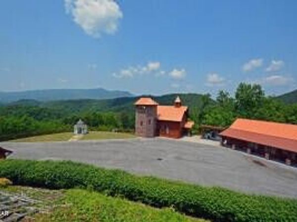 1740 High Rock Way , Sevierville, TN 37862