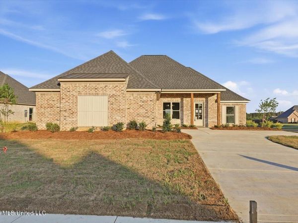 141 Palace Crossing, Flowood, MS 39232