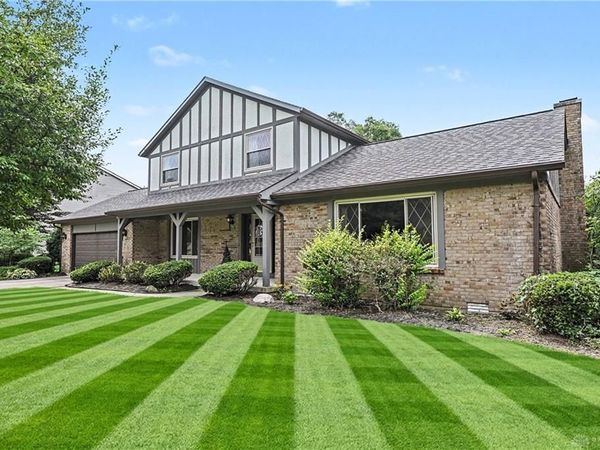 2390 Rockingham Drive, Troy, OH 45373