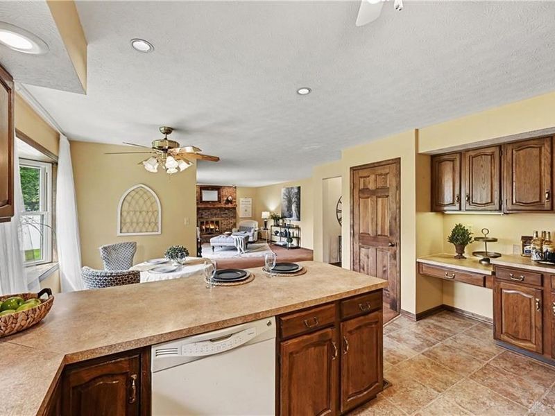2390 Rockingham Drive, Troy, OH 45373 Photo 11