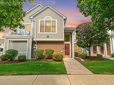 4341 Berkshire Drive, Unit 110, Sterling Heights, Mi 48314