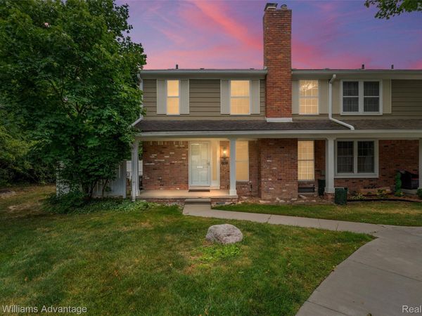 20928 E Glen Haven Circle, Novi, Mi 48167