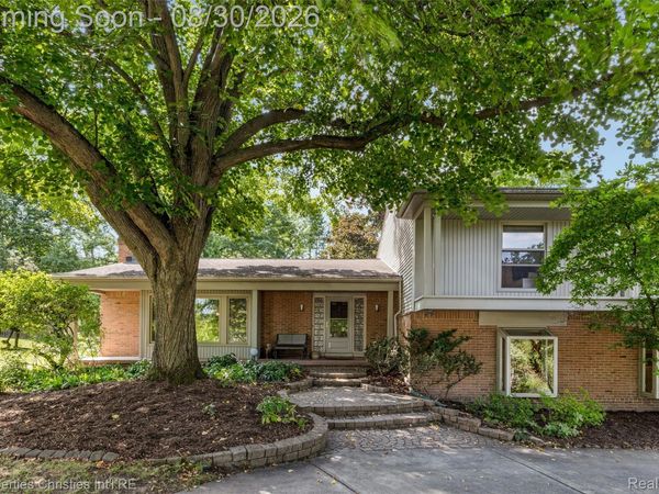 28107 New Bedford Drive, Farmington Hills, Mi 48334