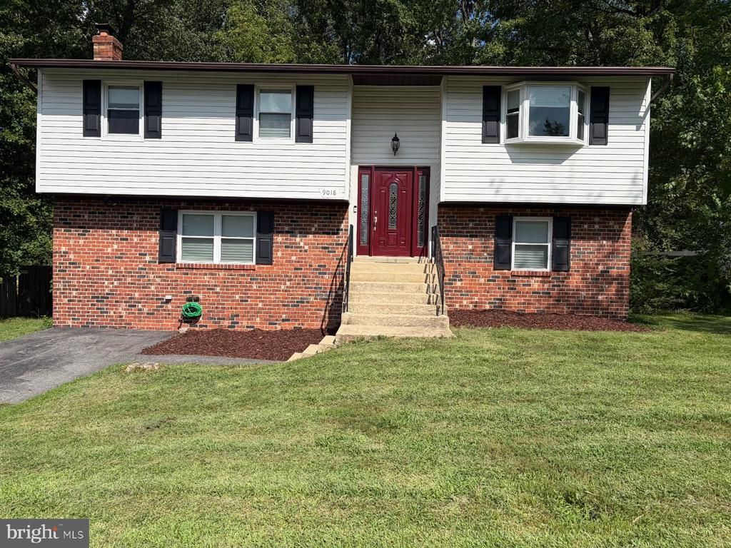 9018 HOLLY AVENUE , WALDORF, MD 20601