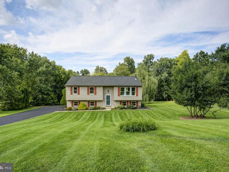 155 N Griffiths Lane , Manchester, PA 17345 Main Photo