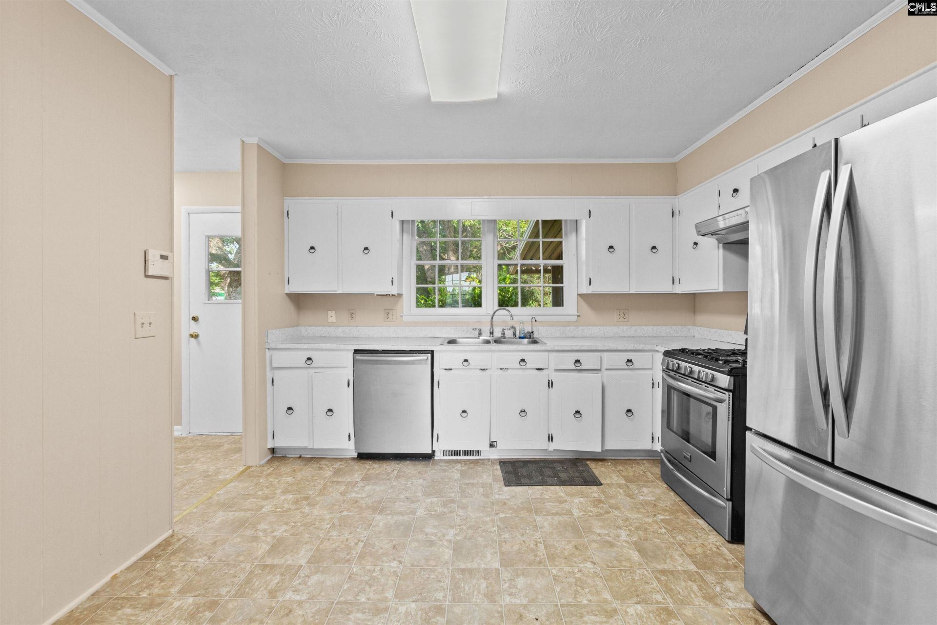 1757 Saint Matthews Road  Photo 8