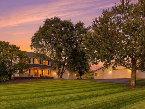 834 Prairie Meadows Drive, Hudson, WI 54016
