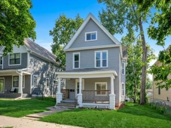 2124 Fremont Avenue N, Minneapolis, MN 55411