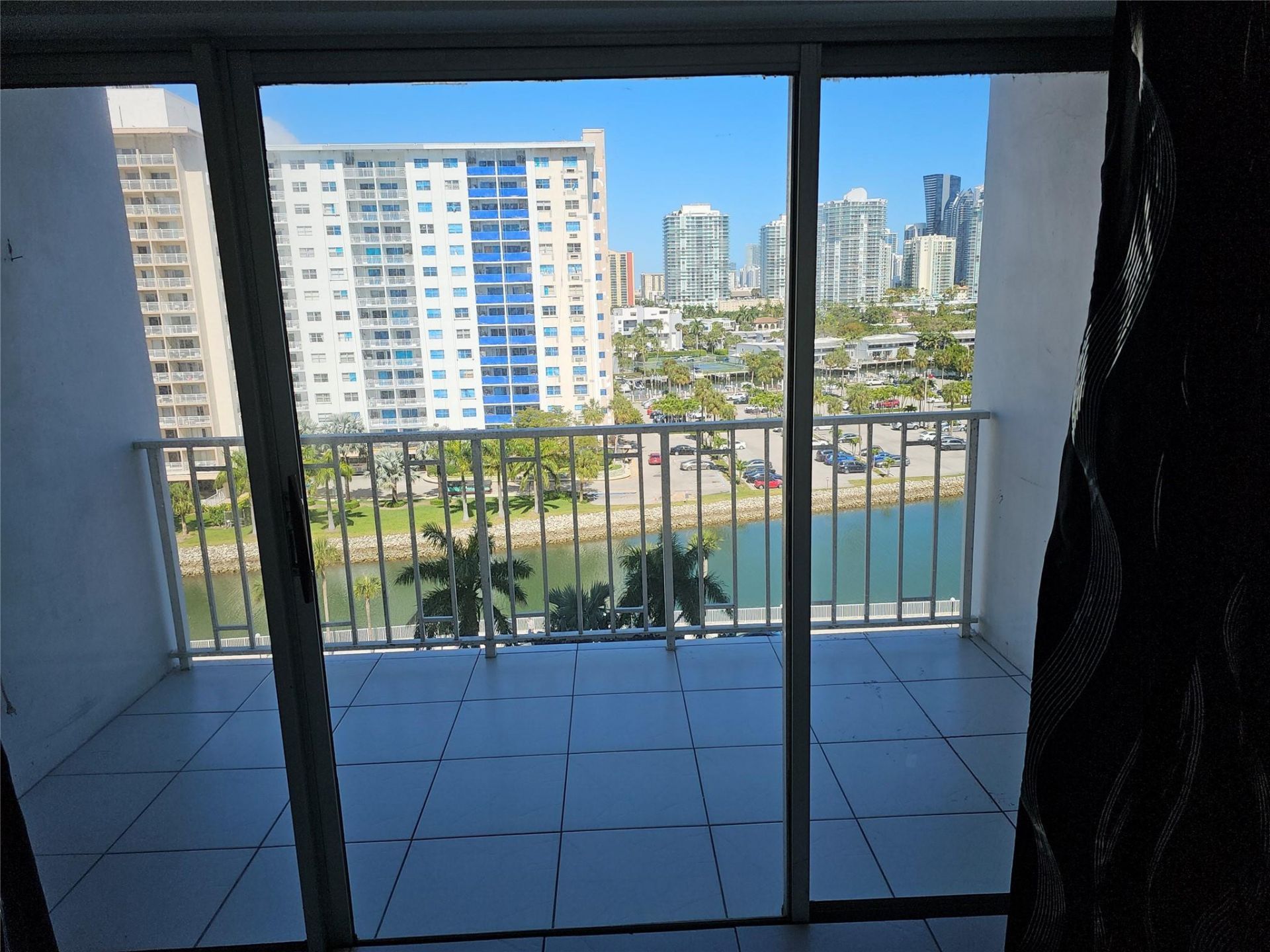 500 Bayview Drive, Unit 817, Sunny Isles Beach, FL 33160 Photo