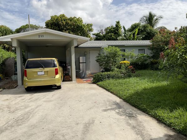 211 NE 27TH Avenue, Boynton Beach, FL 33435