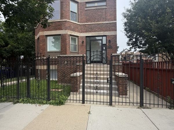 4040 W Roscoe Street, Unit f1, Chicago, IL 60641
