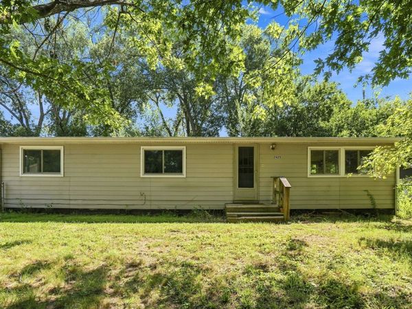 7425 25TH Street , Milan, IL 61264