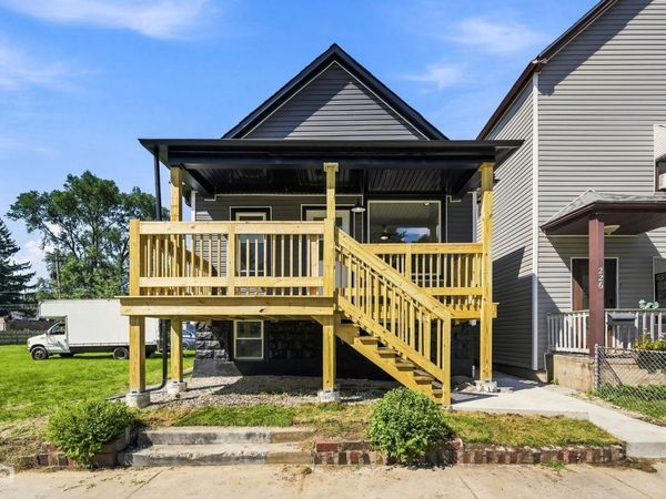 228 154th Place , Calumet City, IL 60409