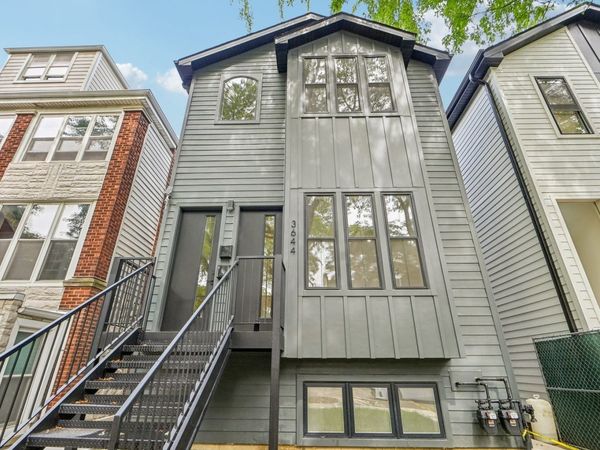 3644 W Cornelia Avenue, Unit 1, Chicago, IL 60618
