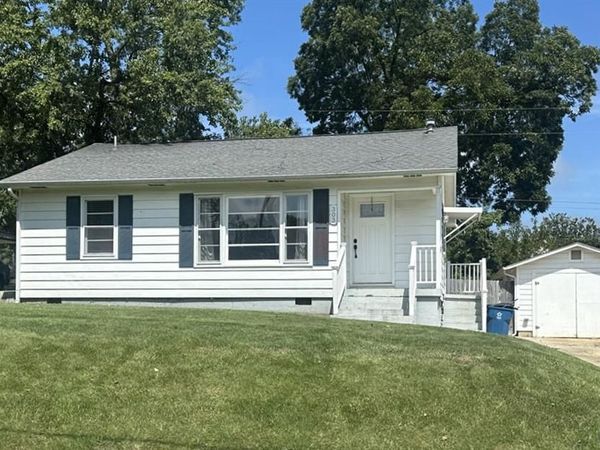 303 Idalia Road , Bloomfield, MO 63825