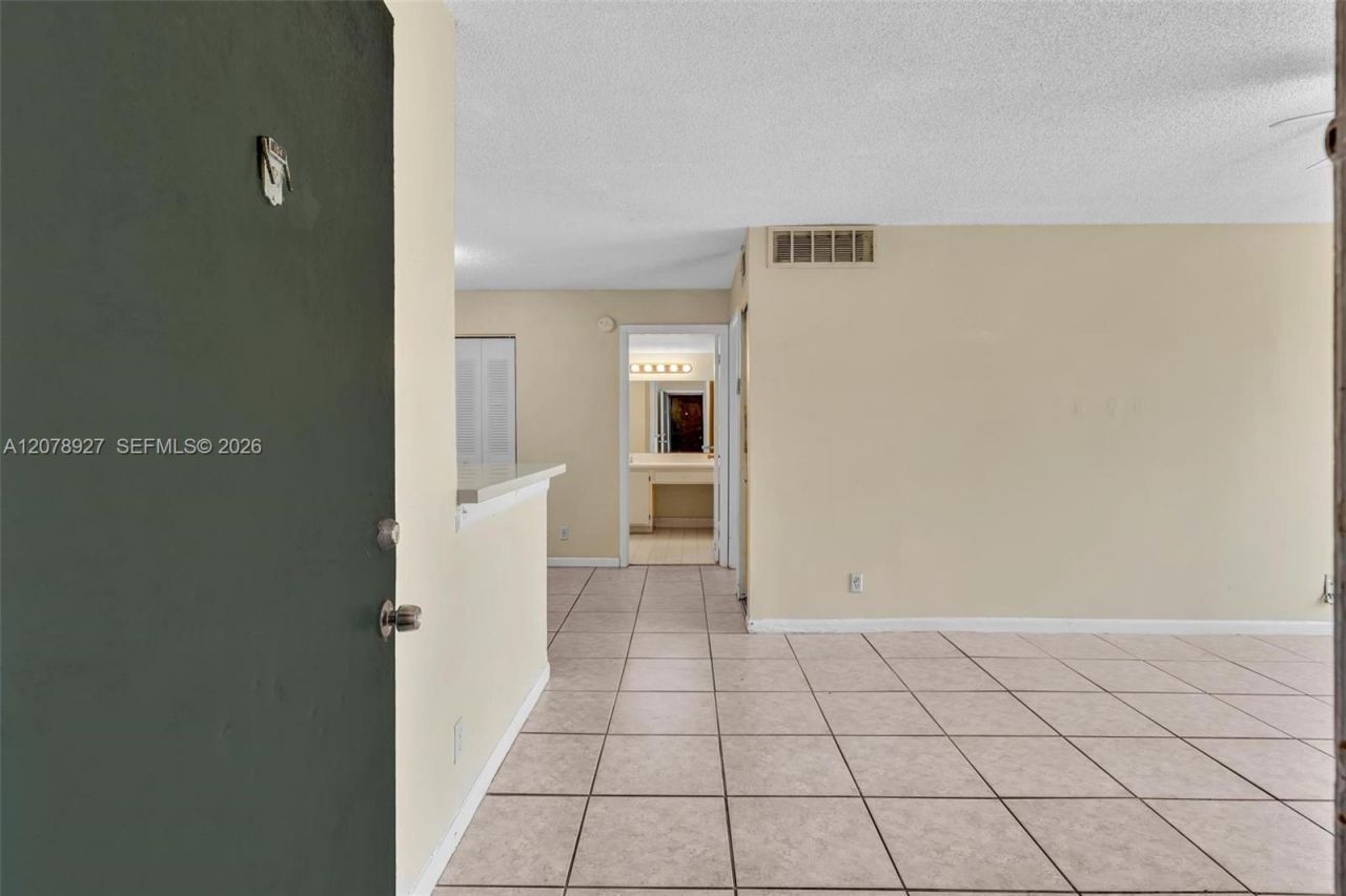 10765 Cleary Blvd, Unit 104, Plantation, FL 33324 Photo