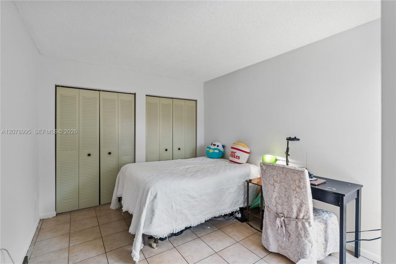 6633 NW 176th Ter , Hialeah, FL 33015 Photo