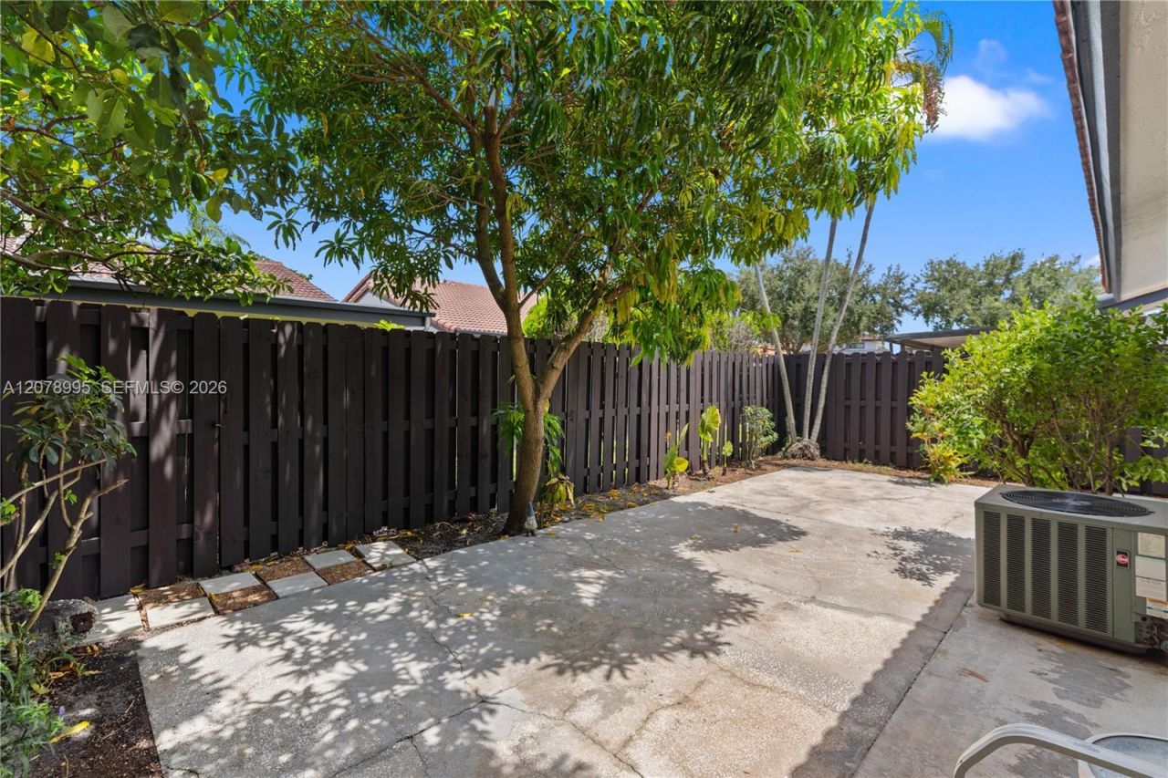 6633 NW 176th Ter , Hialeah, FL 33015 Photo