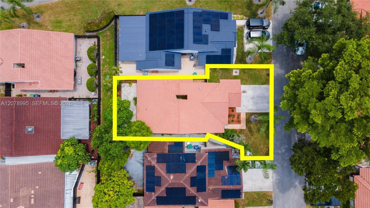 6633 NW 176th Ter , Hialeah, FL 33015 Photo