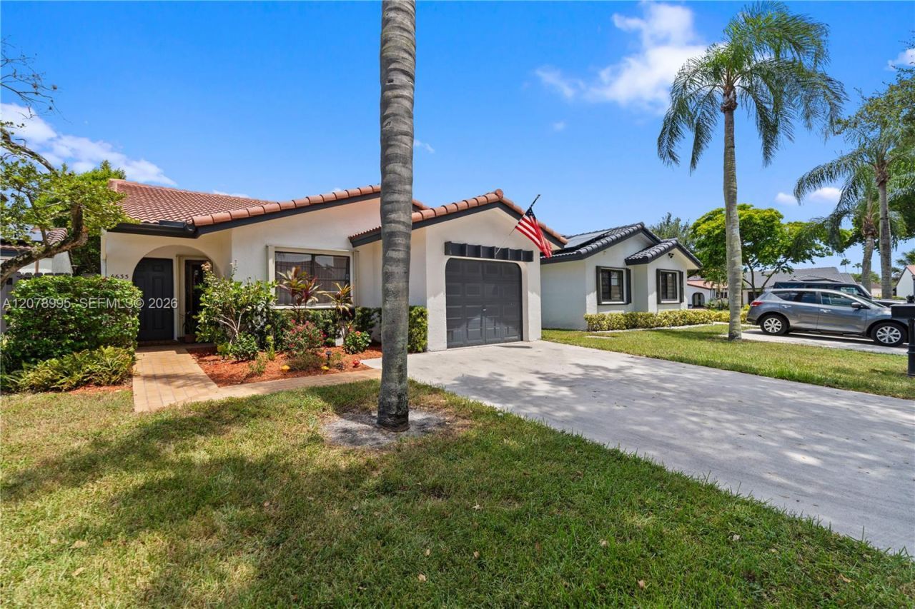 6633 NW 176th Ter , Hialeah, FL 33015 Photo