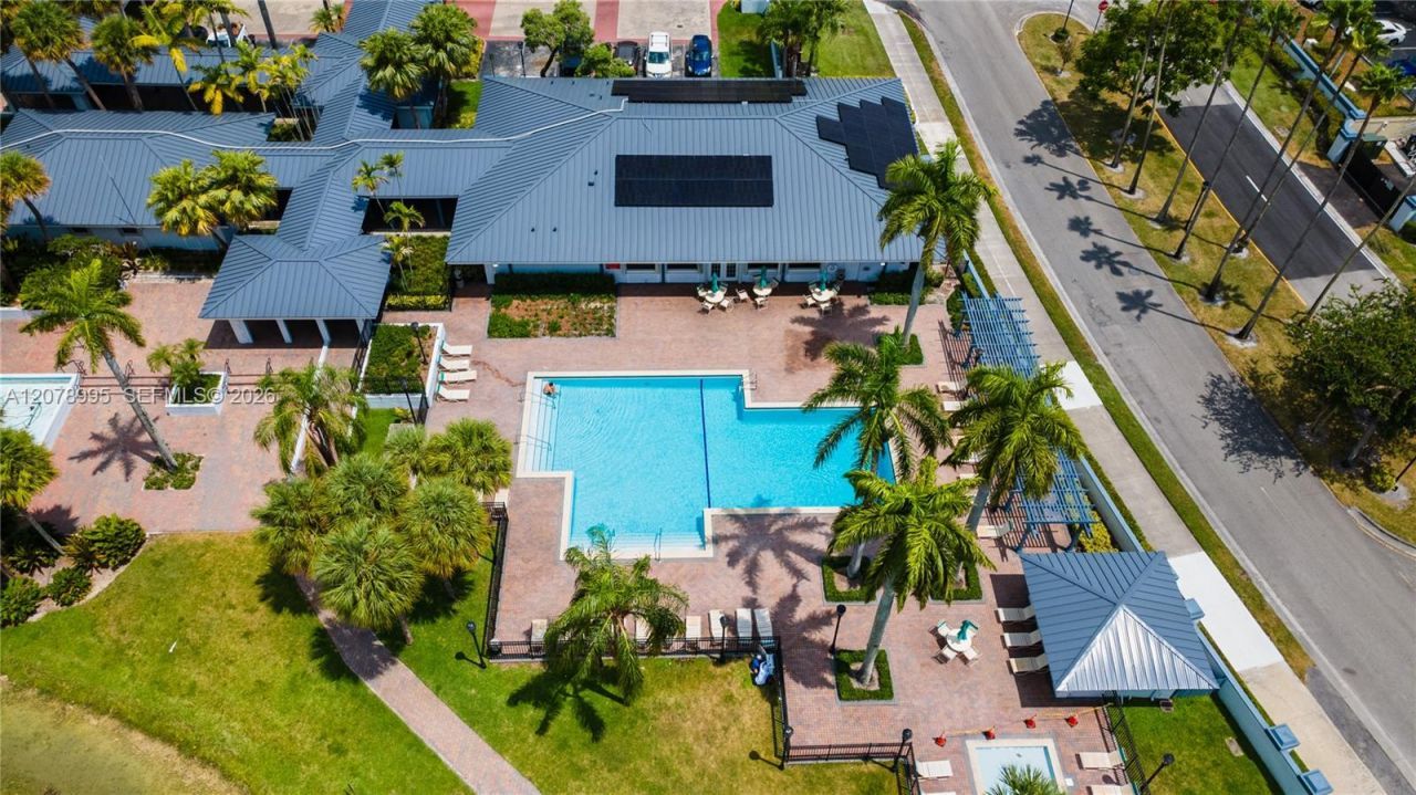 6633 NW 176th Ter , Hialeah, FL 33015 Photo