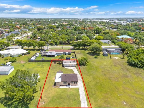 378 SW 6th St, Florida City, FL 33034